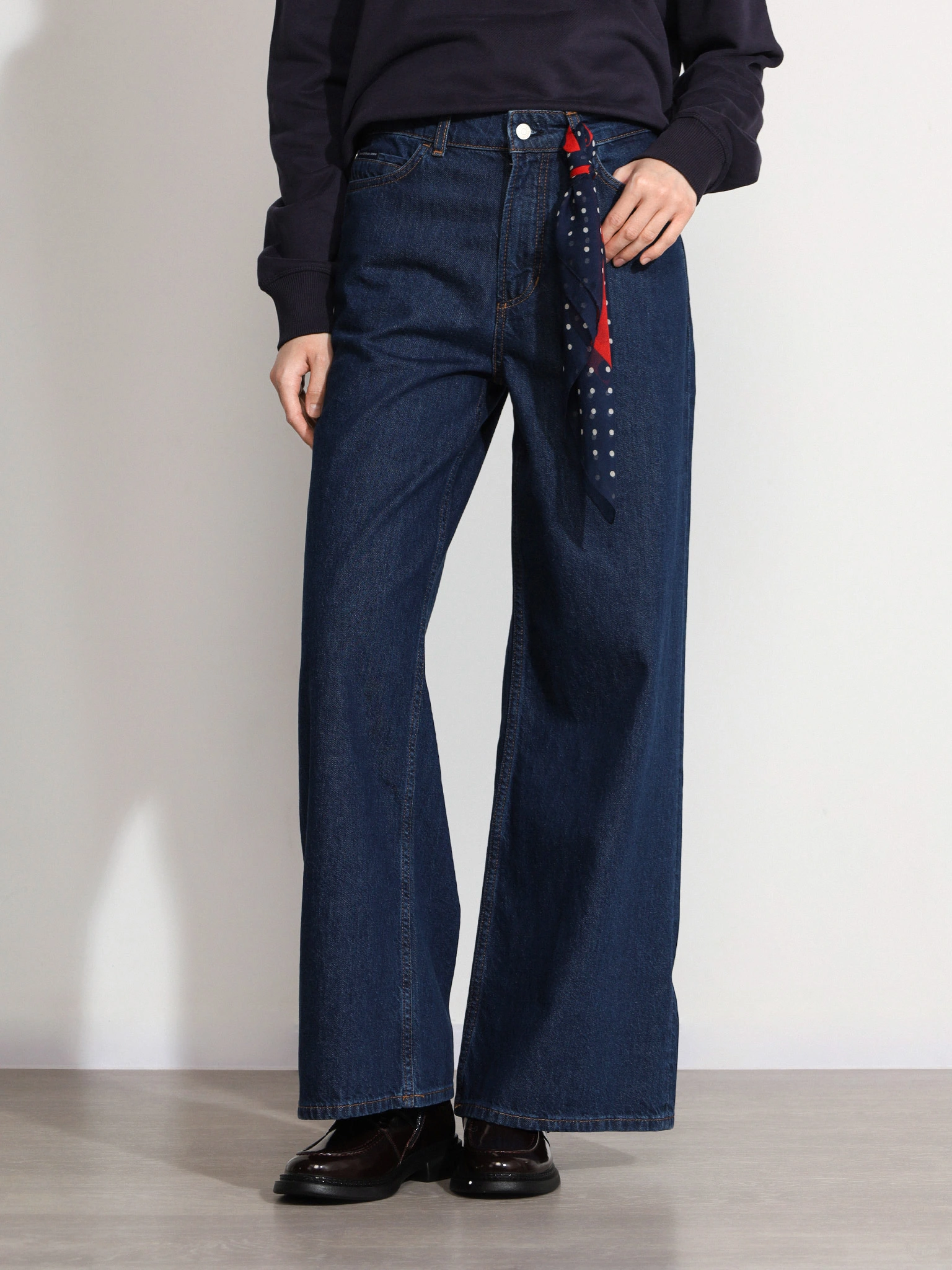 Джинсы широкие темно-синего цвета из хлопка 